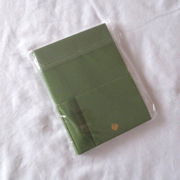 NWT Staples Green Lined Vegan Leather Blank Journal Notebook with Pen Holder - Picture 2 of 4
